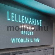 Lellemarine Resort mart dibont világítódoboz